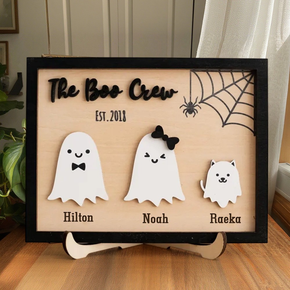 Personalisiertes Holzschild „Geisterfamilie“ mit Namen: Unsere Boo Crew – Halloween-Deko-Geschenk