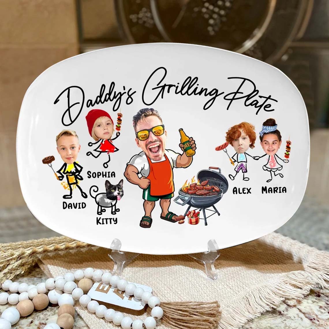 Personalisierte Grillplatte mit den Namen und Fotos der Kinder – das perfekte Vatertagsgeschenk für Papa