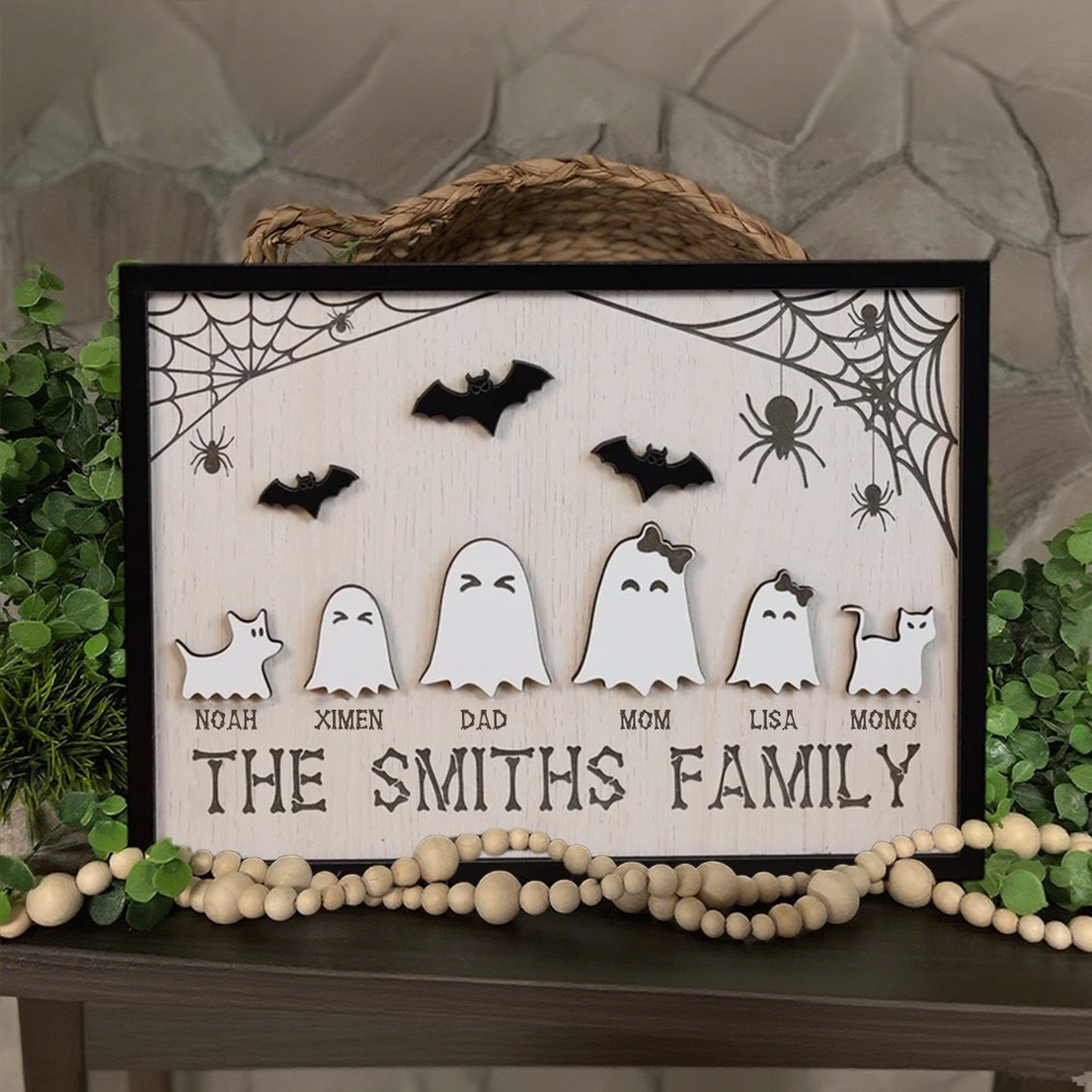 Personalisiertes Holzschild „Geisterfamilie“ mit Namen: Unsere Boo Crew – Halloween-Deko-Geschenk