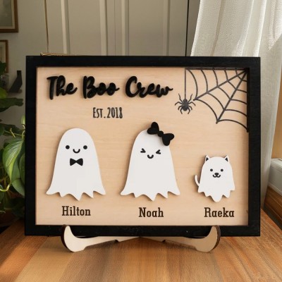 Personalisiertes Holzschild „Geisterfamilie“ mit Namen: Unsere Boo Crew – Halloween-Deko-Geschenk