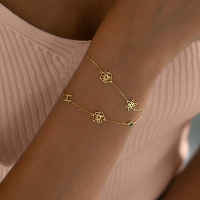 Personalisierte Zierliche Geburt Blume Familie Armband mit Birthstone und benutzerdefinierte Brief für ihre Mutter