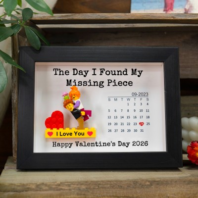 Der Tag, An Dem Ich Mein Fehlendes Teil Fand Personalisiertes Paar-Minifiguren-Kalender-Rahmen Als Valentinstagsgeschenk