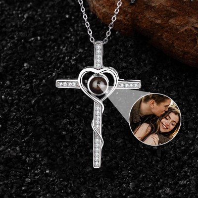 Personalisierte Kreuz Herz Foto Projektion Halskette für Seelenverwandte Valentinstag