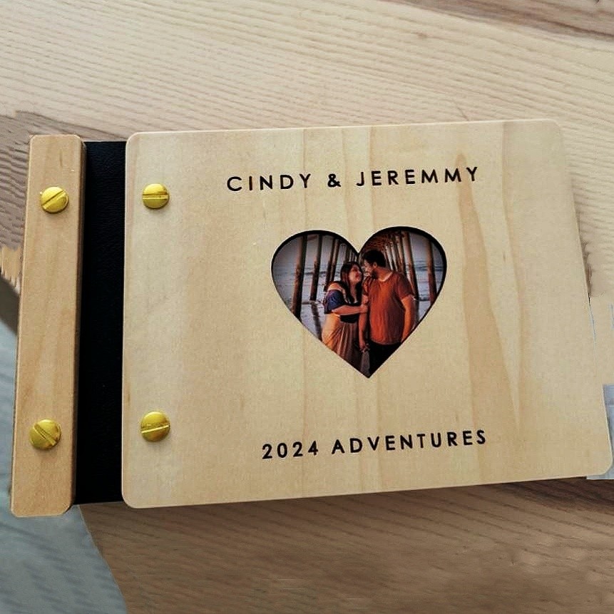 Notre livre d’aventure Album de couple en bois personnalisé pour le cadeau d’anniversaire de la Saint-Valentin