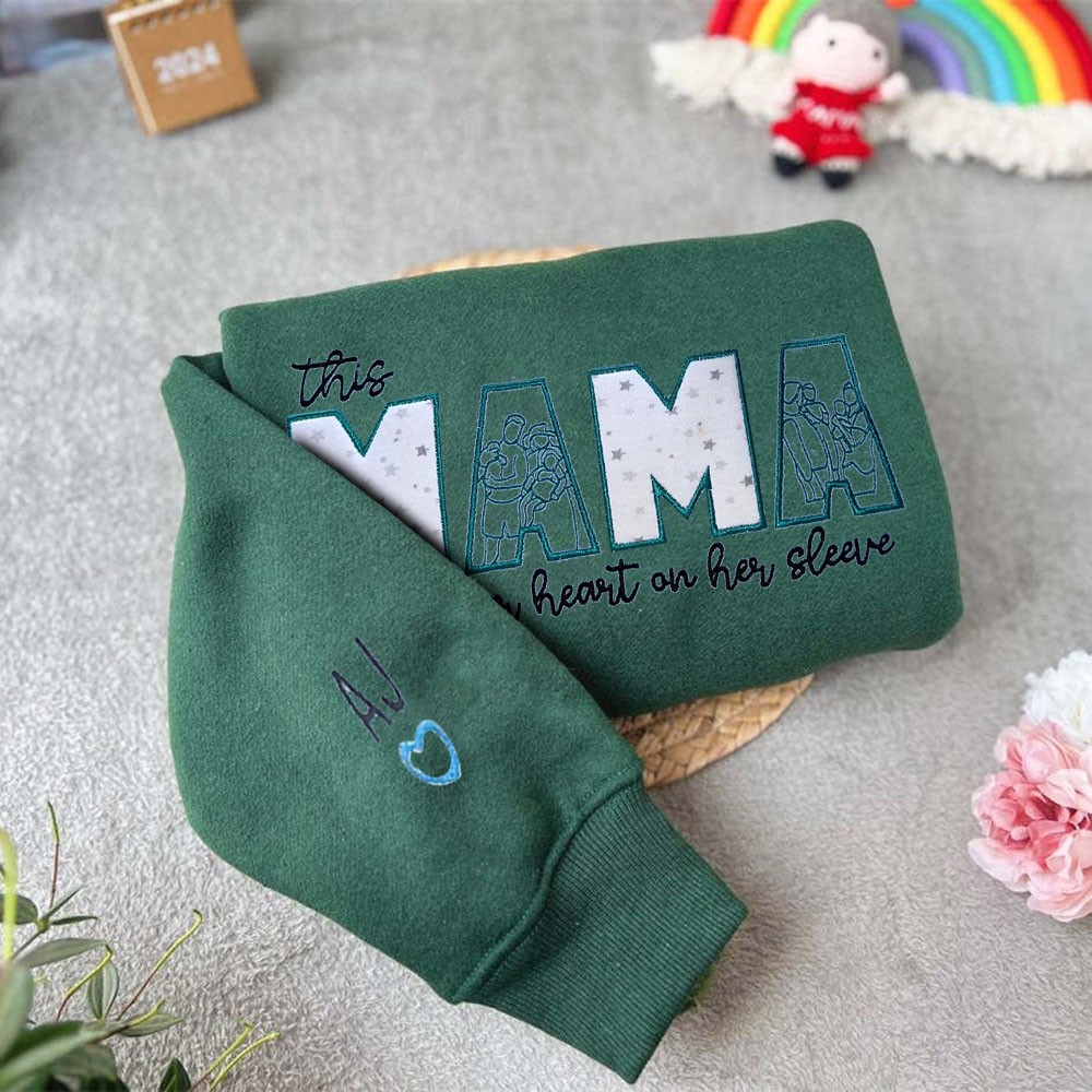 Idées cadeaux de sweat-shirt brodé personnalisé pour maman pour un cadeau de Noël en famille
