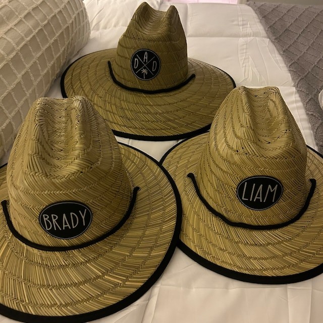Chapeau de soleil personnalisé en paille de plage avec patch de nom