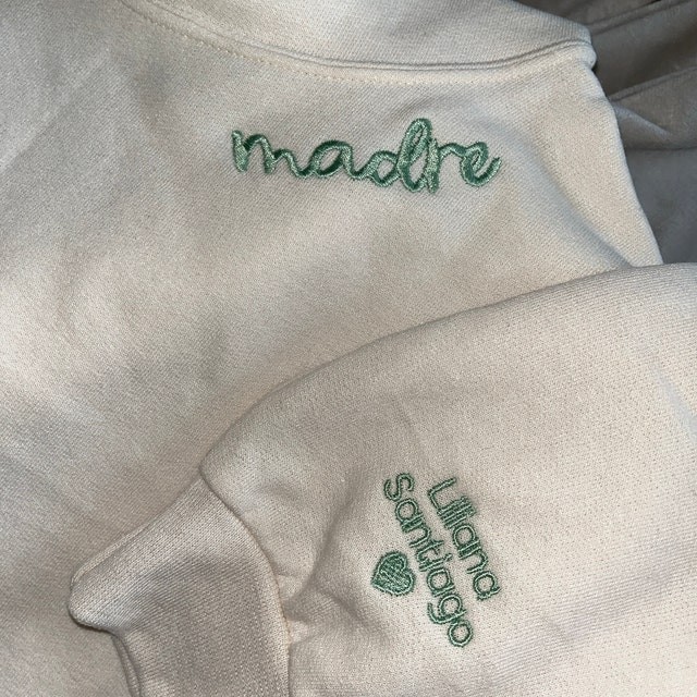 Sweat-shirt à capuche Madre brodé personnalisé pour Noël Cadeau de famille