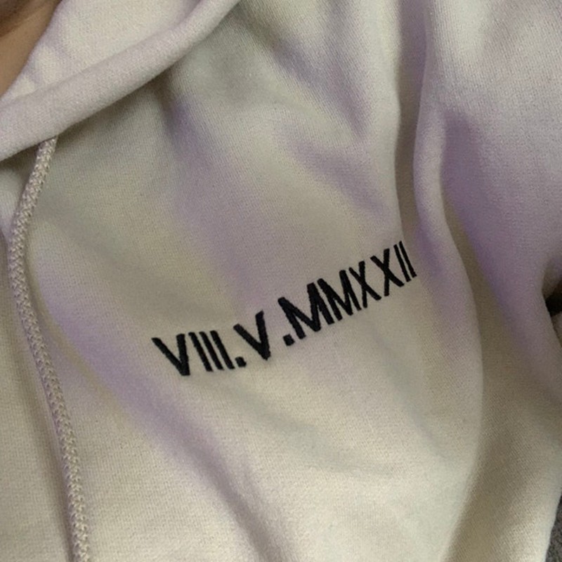 Sweat à capuche en chiffres romains brodé sur mesure Cadeau d’anniversaire de la Saint-Valentin pour couple