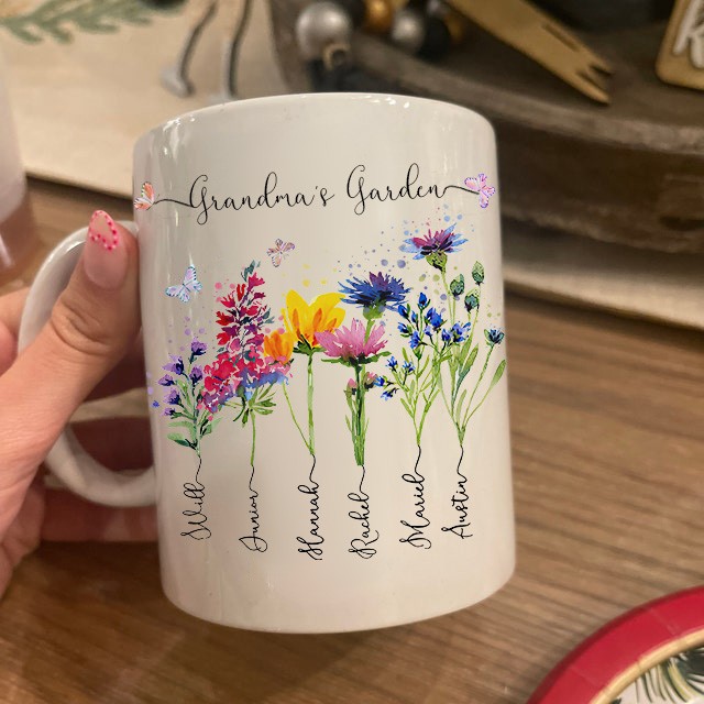Tasse de fleur de naissance de jardin de grand-mère personnalisée avec le nom des petits-enfants pour les idées de cadeaux de famille de Noël