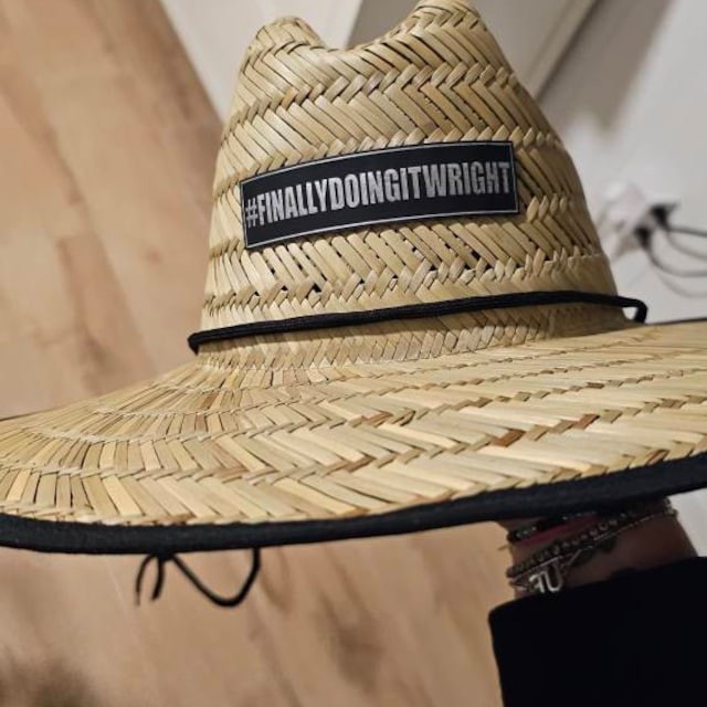 Chapeau de soleil personnalisé en paille de plage avec patch de nom