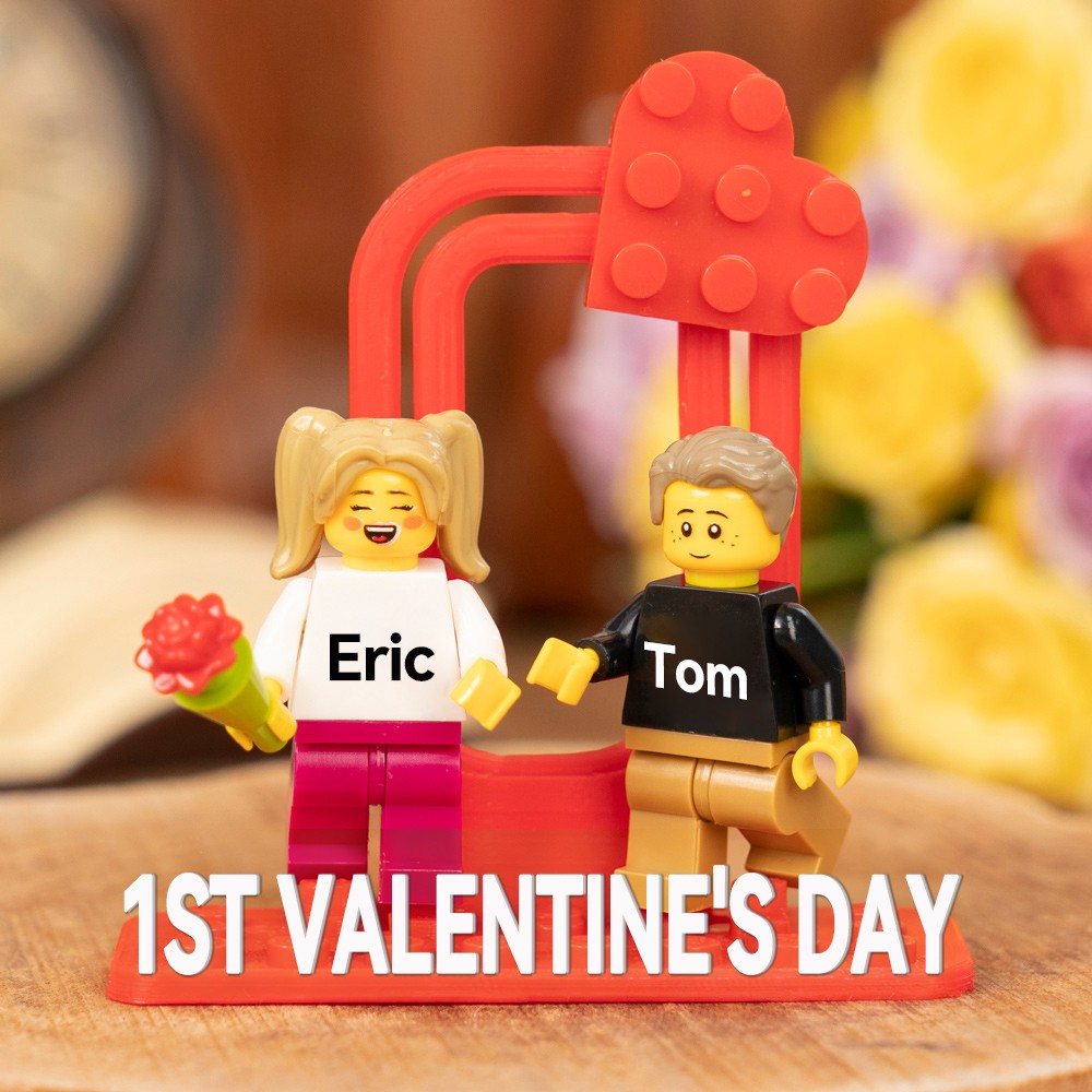 Figurines Miniatures de Couple Personnalisées avec Prénoms à Elle et Lui Cadeau pour la Saint-Valentin
