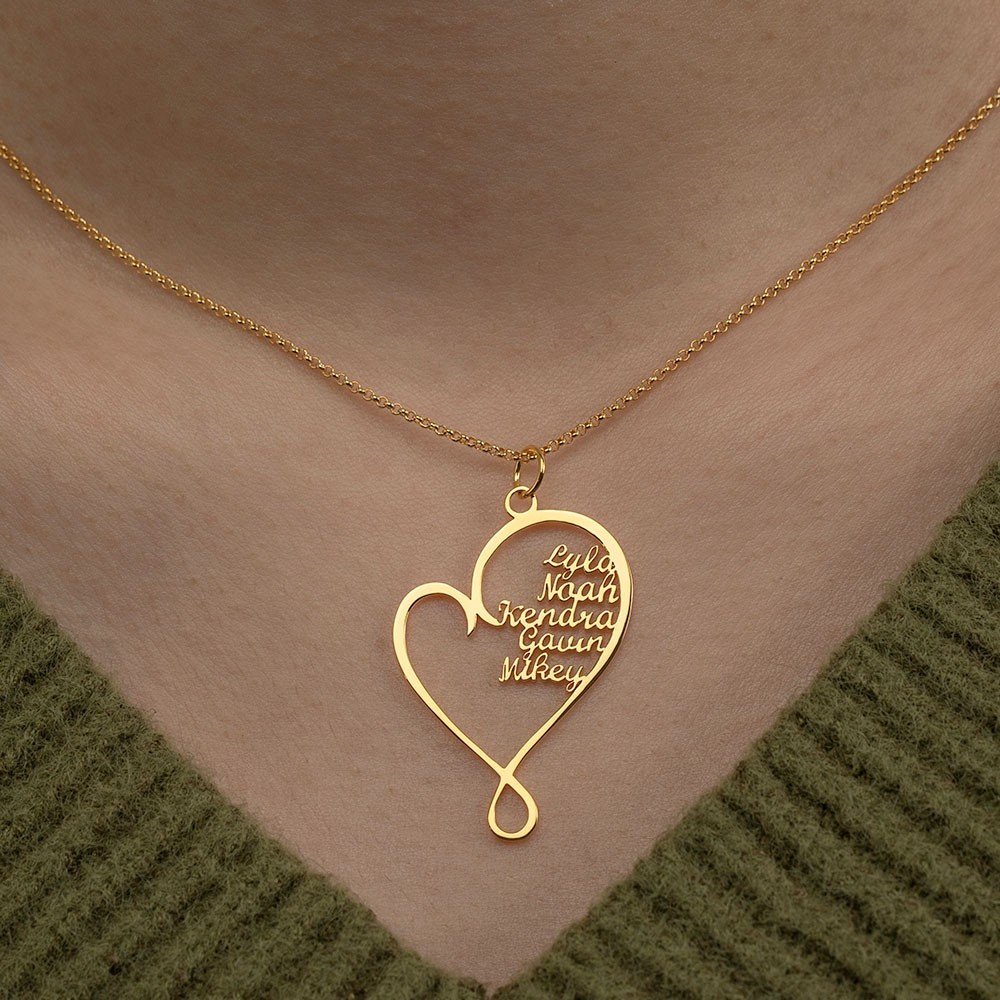 Collier coeur délicat personnalisé avec des noms uniques pour les femmes