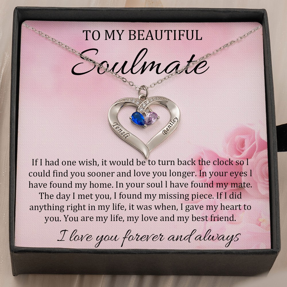 Collier de couple personnalisé avec pierres de naissance et noms gravés pour les idées cadeaux de l'âme sœur