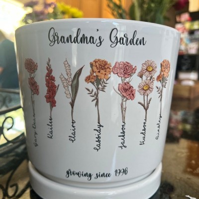 Pot de fleurs de naissance personnalisé du jardin de grand-mère avec le nom des petits-enfants pour le cadeau de Noël