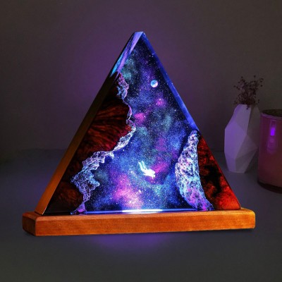 Lampe d’art en bois en résine d’astronaute de la galaxie de l’espace