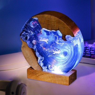 Lampe d’art en bois en résine d’astronaute de la galaxie de l’espace