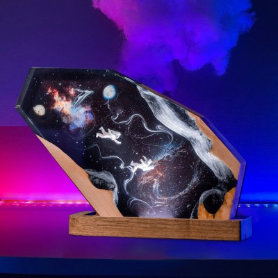 Lampe d’art en bois en résine d’astronaute de la galaxie de l’espace