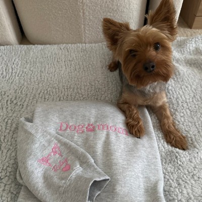 Sweat-shirt personnalisé avec empreinte de patte brodée avec contour d'oreille de chien pour cadeau pour maman de chien amoureux des animaux de compagnie