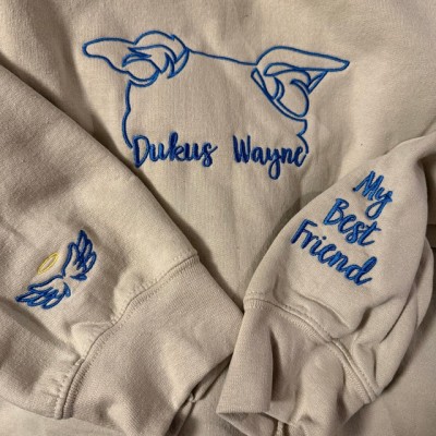 Sweat-shirt pour animal de compagnie brodé personnalisé avec contour d’oreille de chien et nom pour les cadeaux d’amoureux des animaux de compagnie