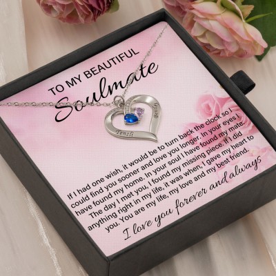Collier de couple de pierre de naissance personnalisé fait à la main avec des noms gravés Cadeaux pour l’âme sœur