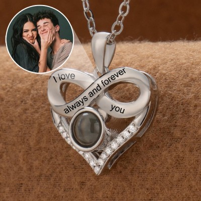 Collier personnalisé à projection de cœur pour couple