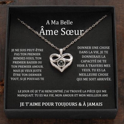 Idées de cadeaux d'anniversaire pour un collier de projection photo personnalisé pour une âme sœur