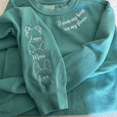 Sweat-shirt à capuche personnalisé avec inscription « Je porte mon cœur sur ma manche » et oreilles de chien sur la manche