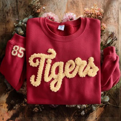 Game Day Custom Chenille Yarn Embroidered Team Sport Sweatshirt Fuzzy Letter School Spirit Shirt Christmas Gift