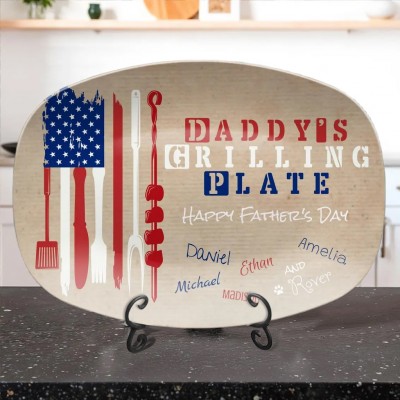 Custom Daddy's Grilling Plate with Kids Name for Dad Father's Day Gift