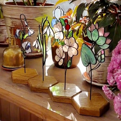 Personalized Birth Month Flower Garden Plant Stake For Mom or Grandma Gift