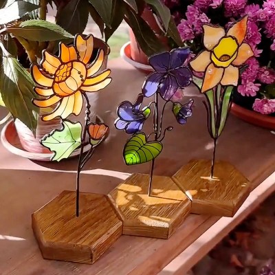 Personalized Birth Month Flower Garden Plant Stake For Mom or Grandma Gift